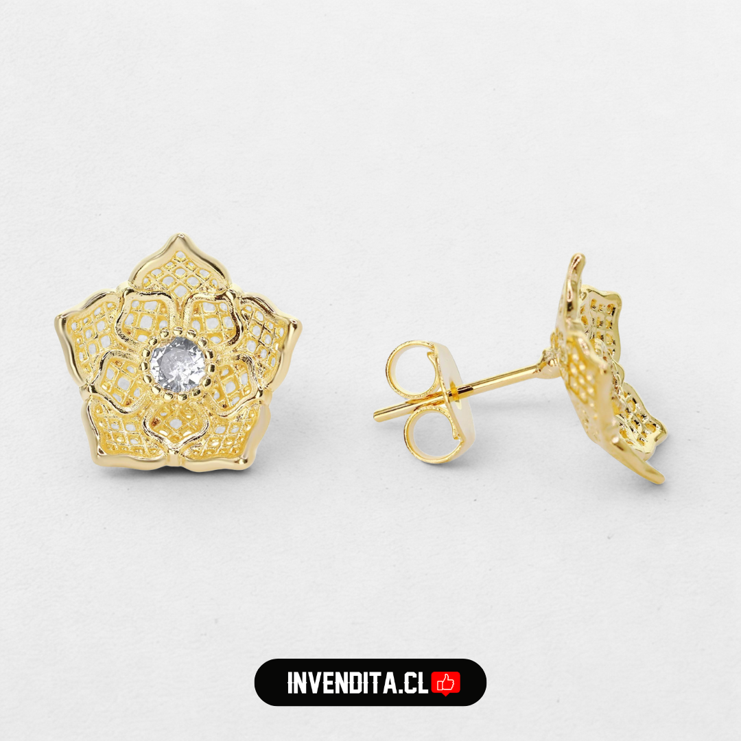 Aros enchapados en oro diseño flor con circón