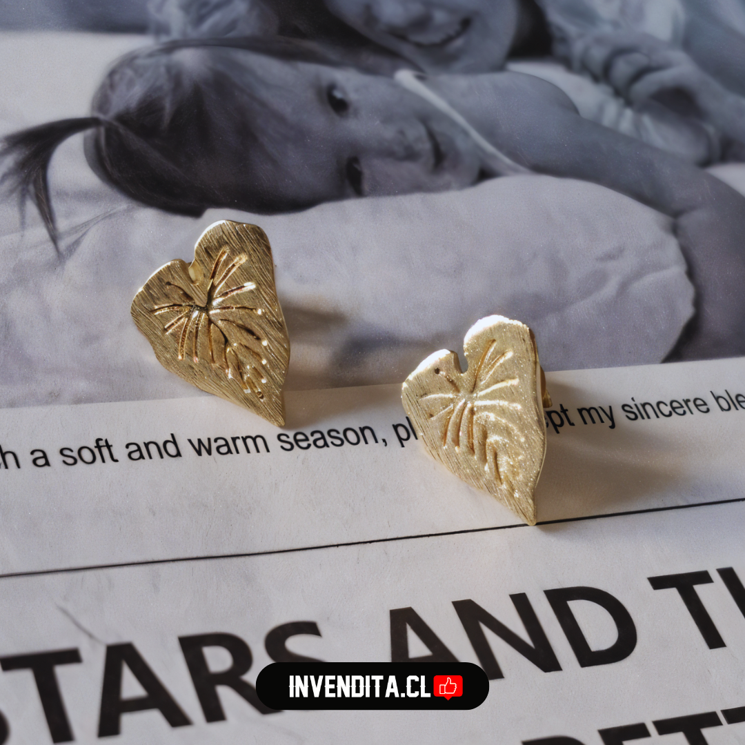 Aros enchapados en oro corazones de hojas