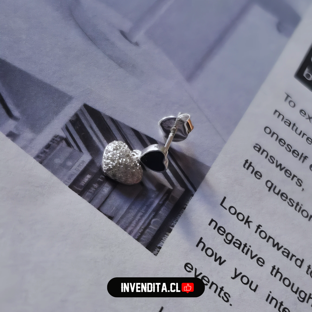 Aros de plata 925 corazón esmaltado en negro y colgantes con circón