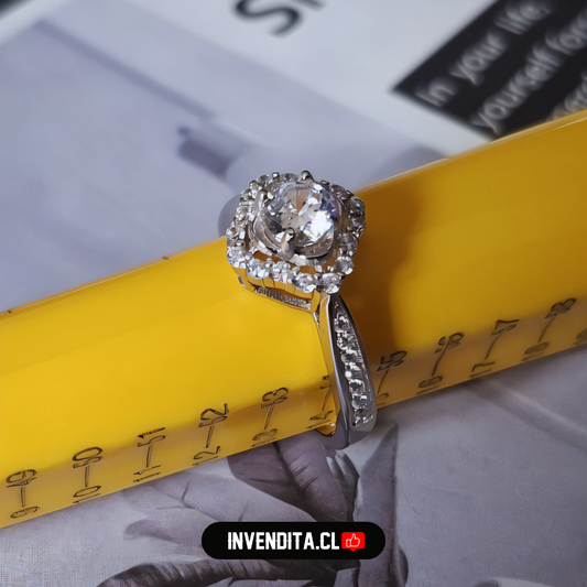 Anillo de Plata 925 modelo flor con gran circón