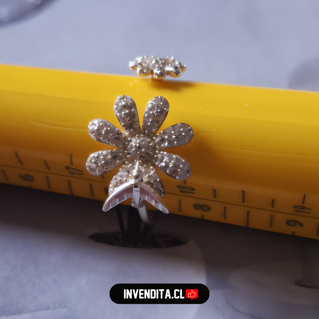Anillo de plata 925 margarita de circones con golondrina