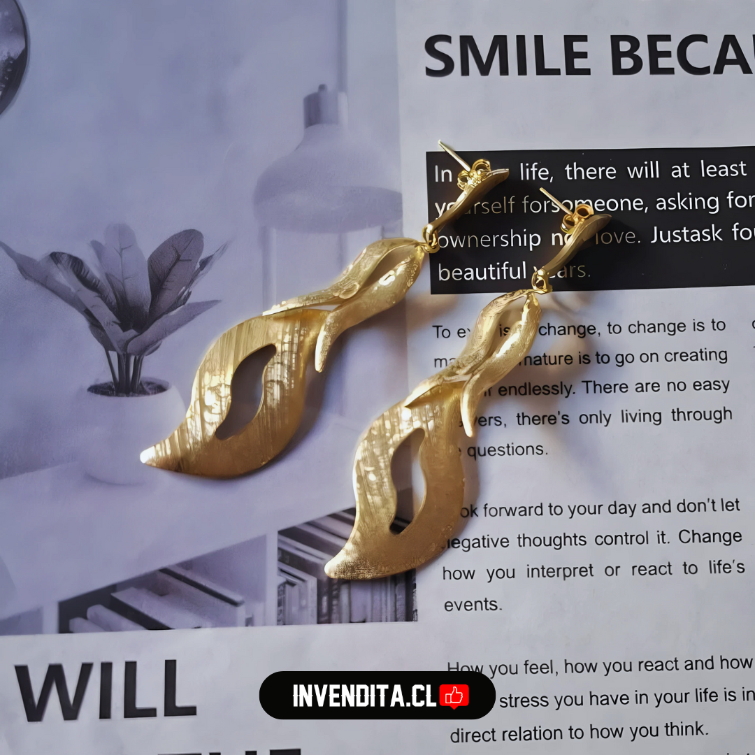 Aros enchapados en oro modelo copihue y hojas