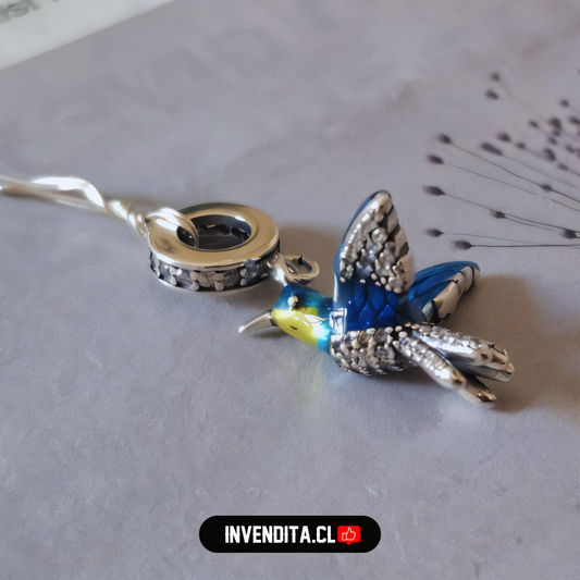 Charm estilo pandora colibrí celeste con pecho de circones