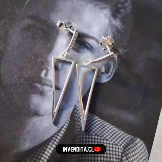 Aros de plata 925 estilo triangular con circones