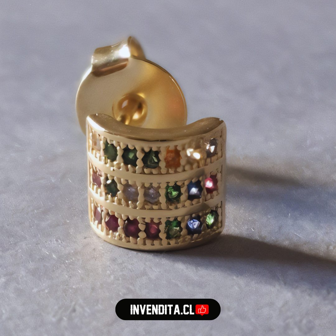 Aros enchapados en oro estilo placa con circones de colores