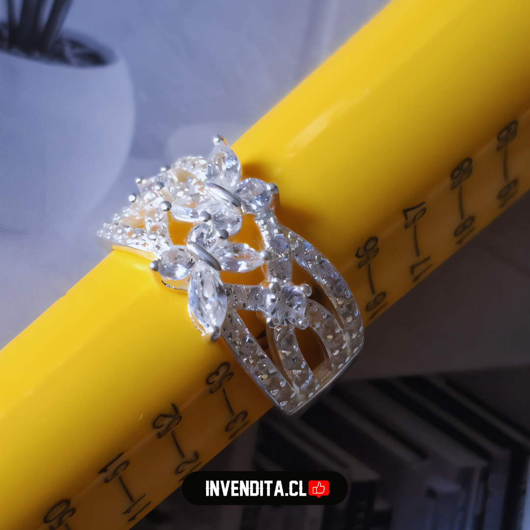 Anillo de plata 925 diseño mariposas con serie de circones