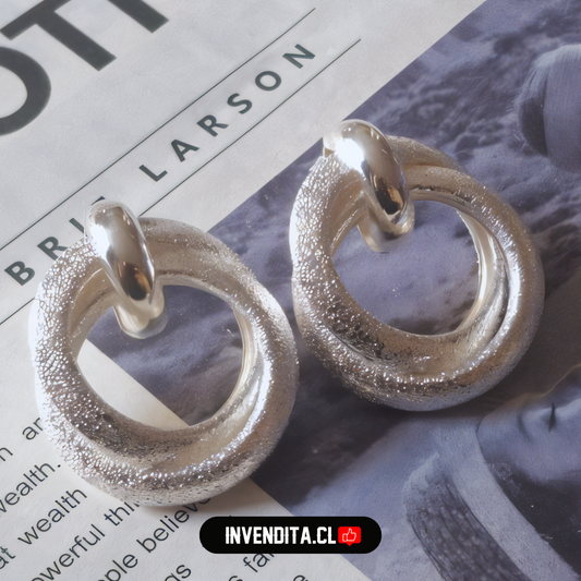 Aros enchapados en plata doble argolla gruesa con textura