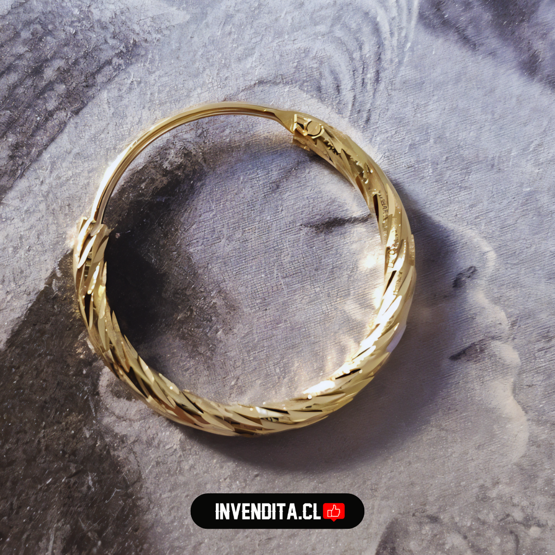 Aros enchapados en oro argollas anudadas