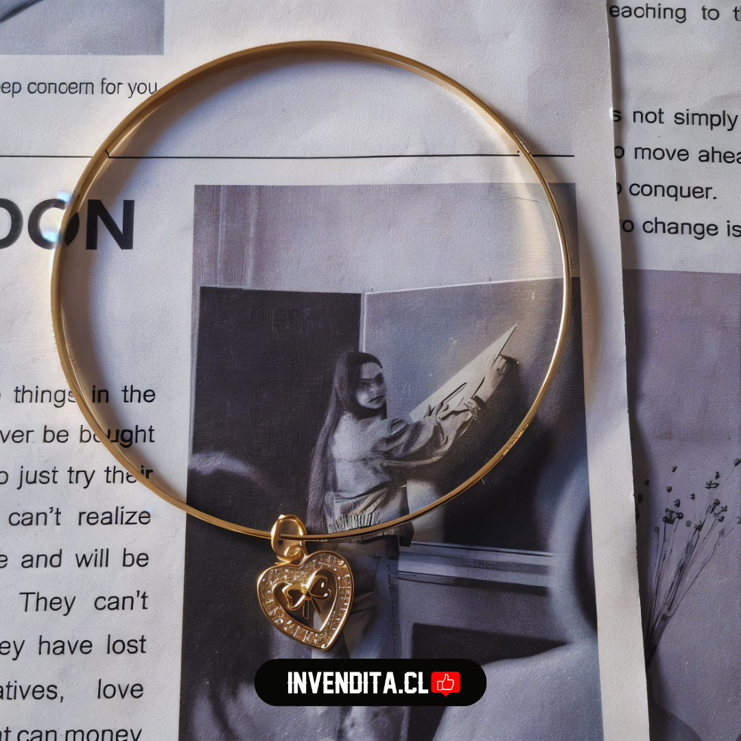 Pulsera enchapada en oro esclava y dije de corazón con circones
