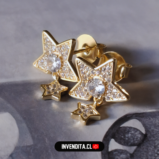 Aros enchapados en oro diseño doble estrella con circones