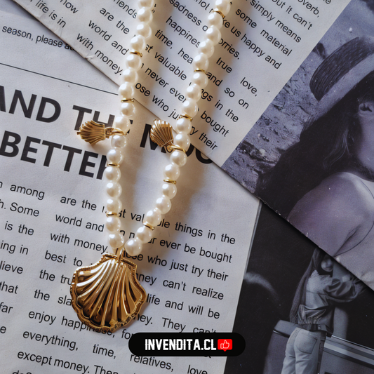 Collar enchapado en oro perlas de imitación con colgantes de concha y terminales dorados