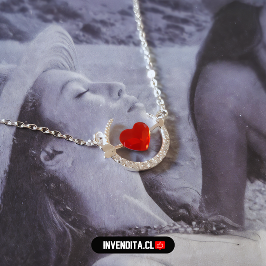 Collar de plata 925 modelo flechazo corazón rubí