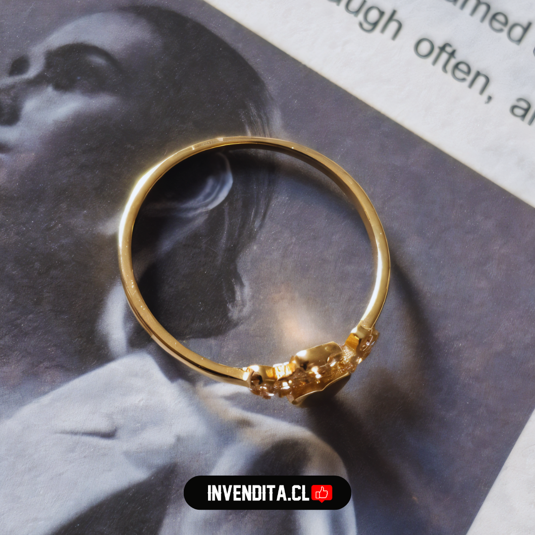 Anillo enchapado en oro serie corazones y circones