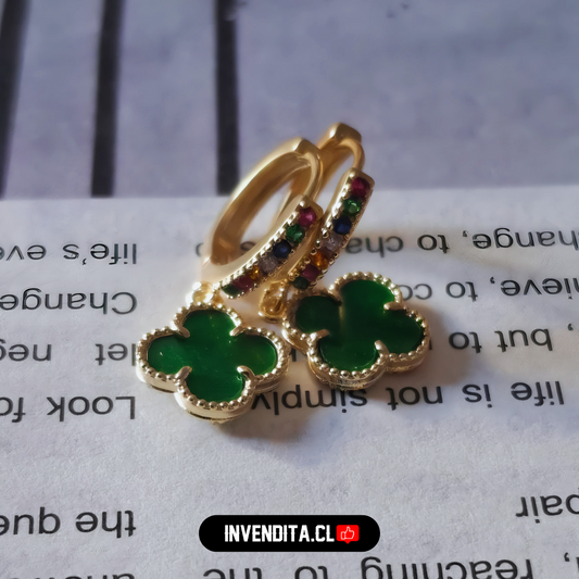 Aros enchapados en oro argollas con placa flor verde