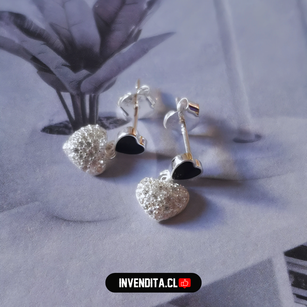 Aros de plata 925 corazón esmaltado en negro y colgantes con circón