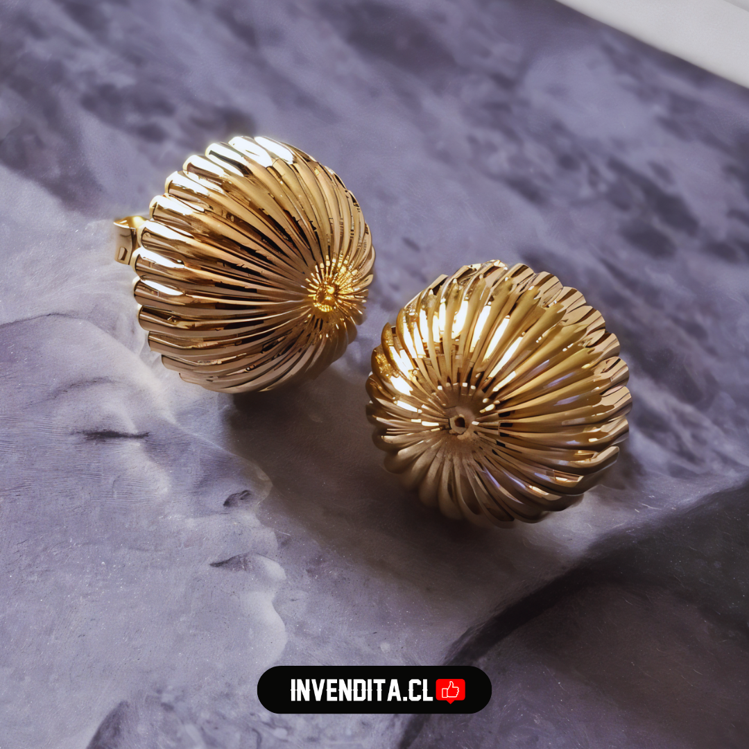 Aros enchapados en oro estilo botón con relieve