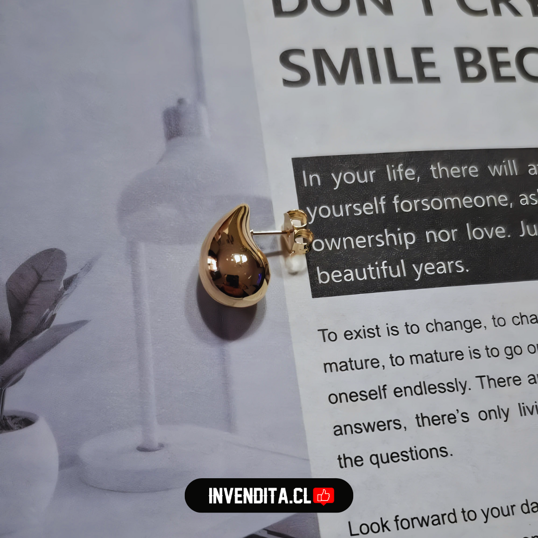 Aros enchapados en oro gotas medianas