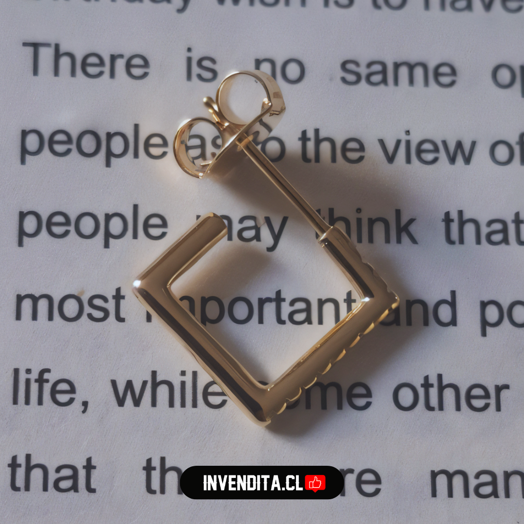 Aros enchapados en oro argollas cuadradas con circones medias