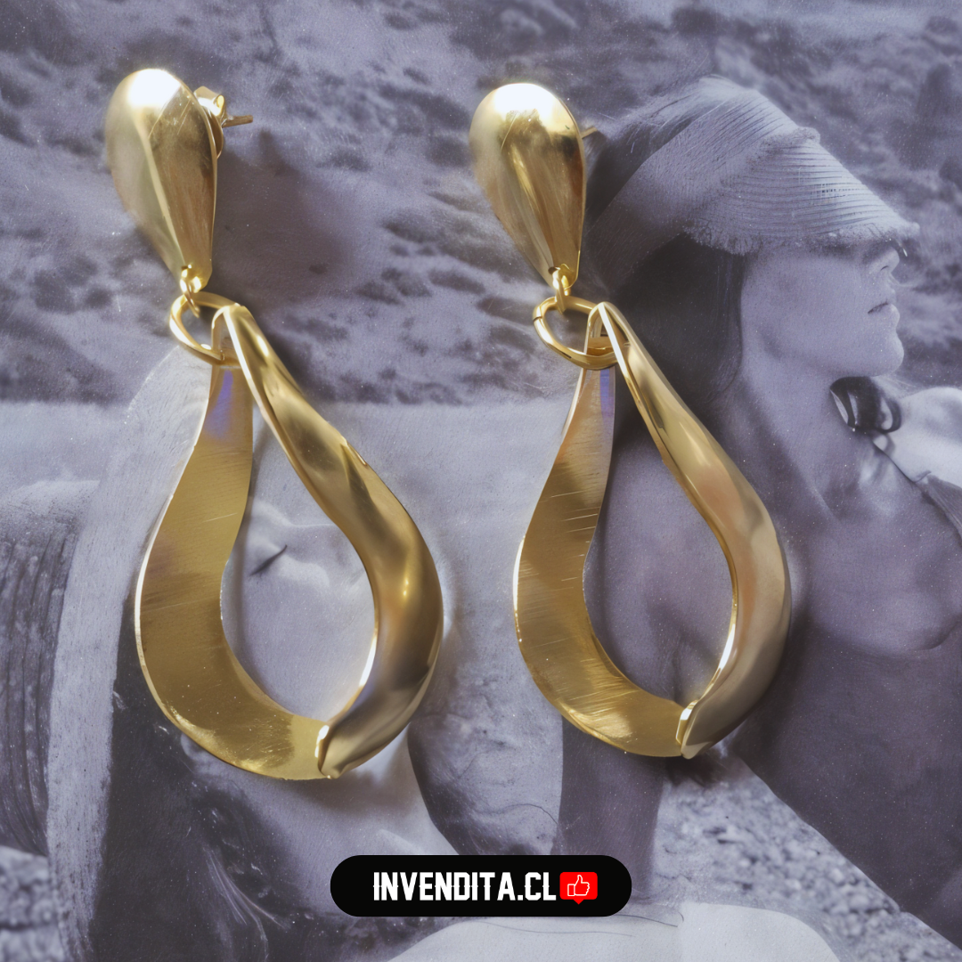 Aros enchapados en oro figura de gota en 3D