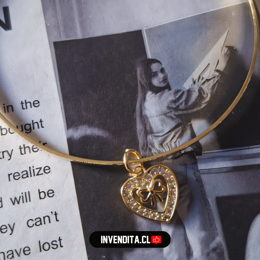 Pulsera enchapada en oro esclava y dije de corazón con circones