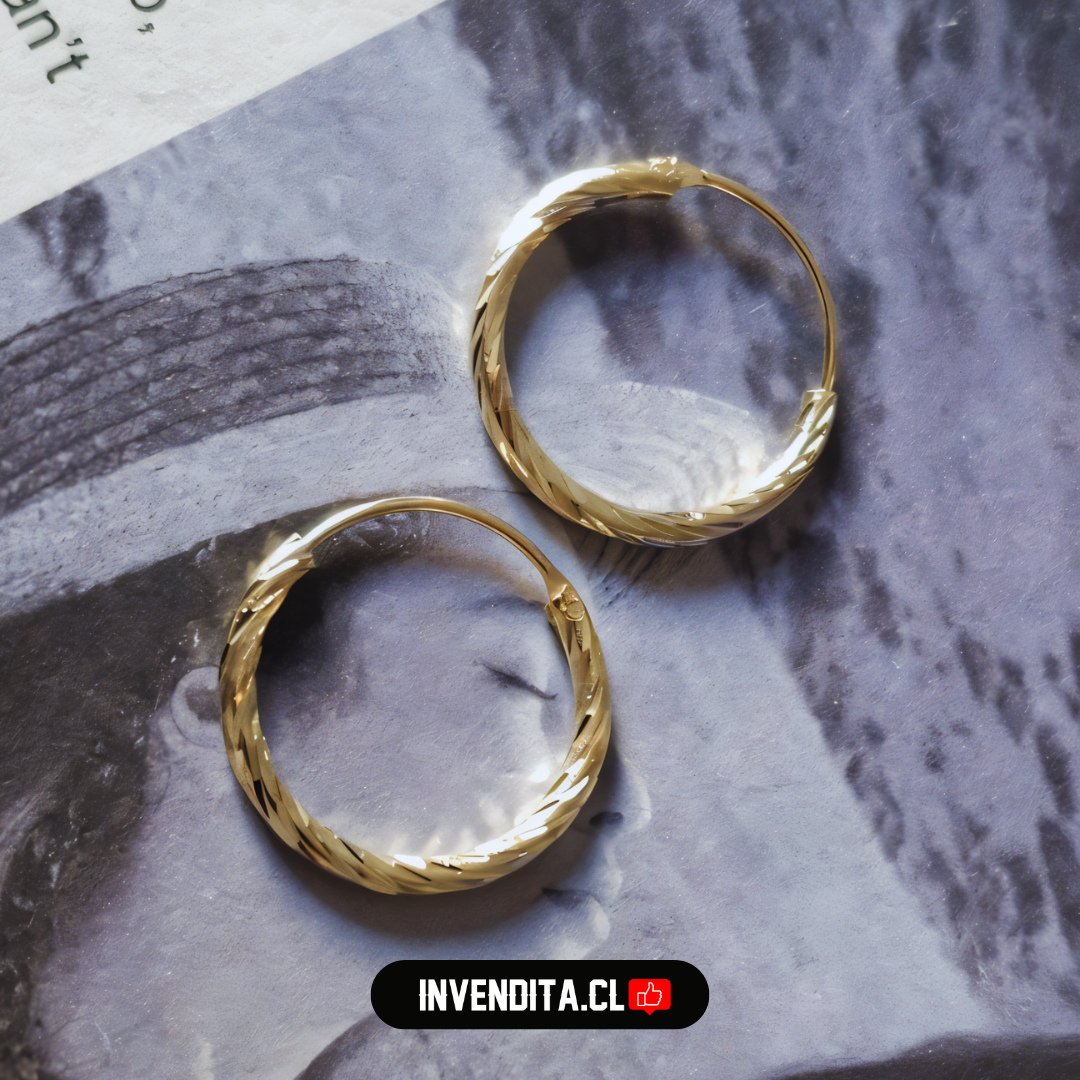 Aros enchapados en oro argollas anudadas