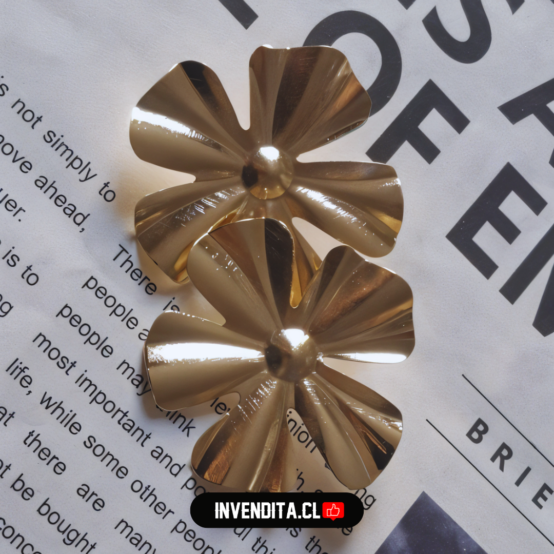 Aros enchapados en oro placa estilo flor satinada