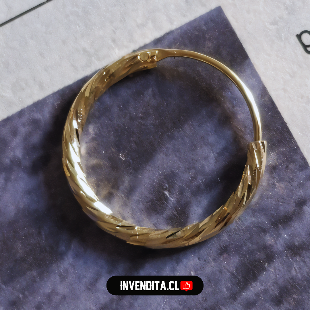 Aros enchapados en oro argollas anudadas