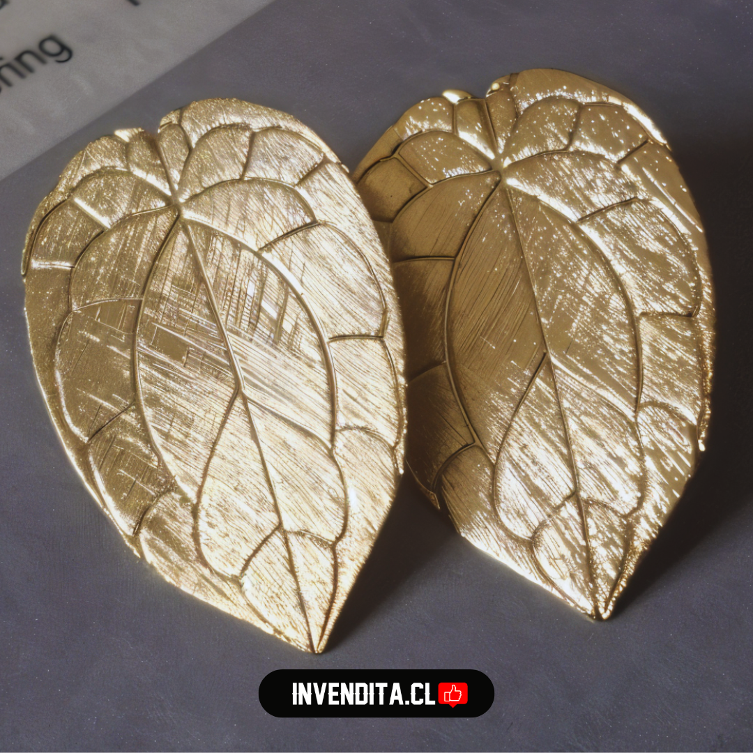 Aros enchapados en oro diseño hoja detallada