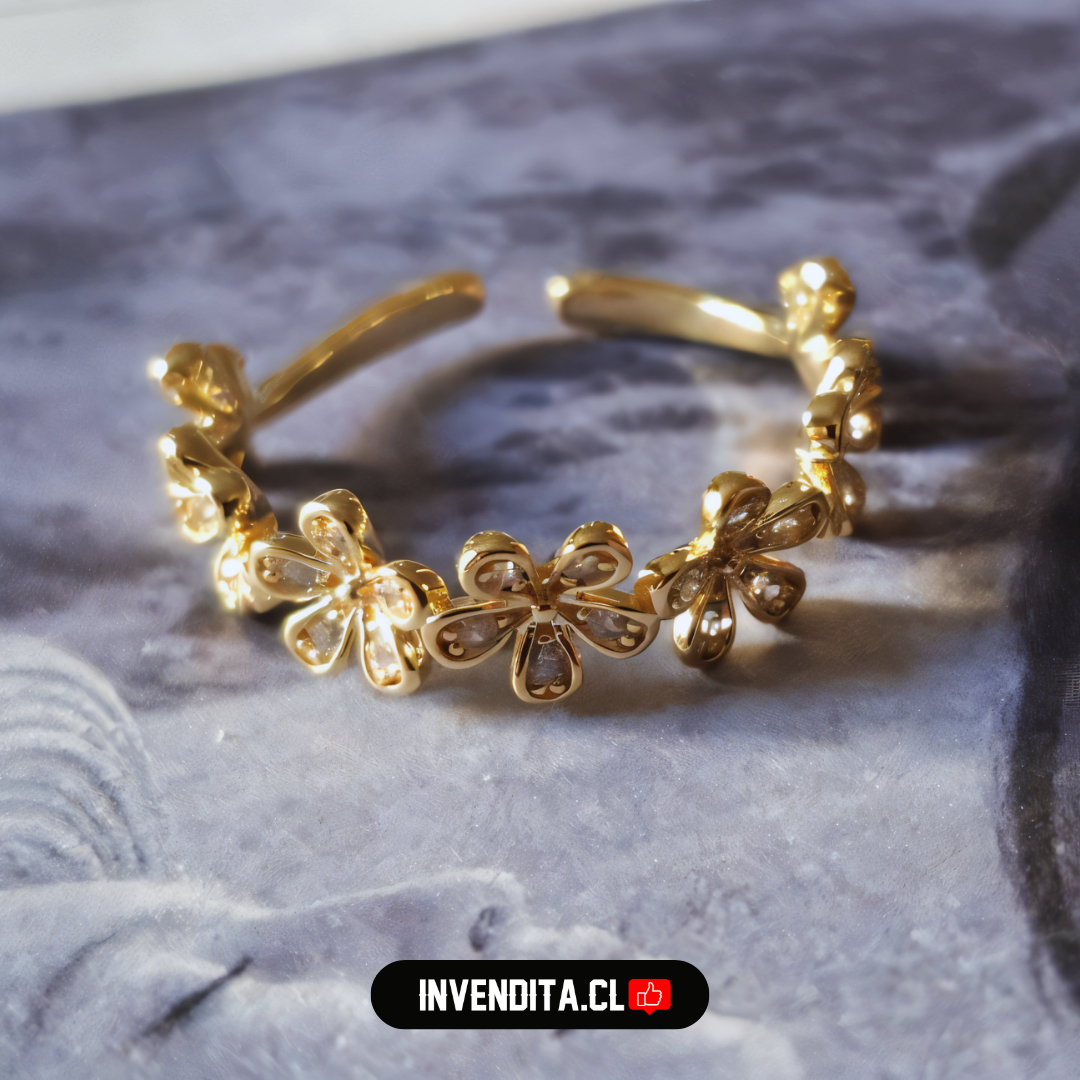 Anillo enchapado en oro banda de flores con circón estilo semi abierto