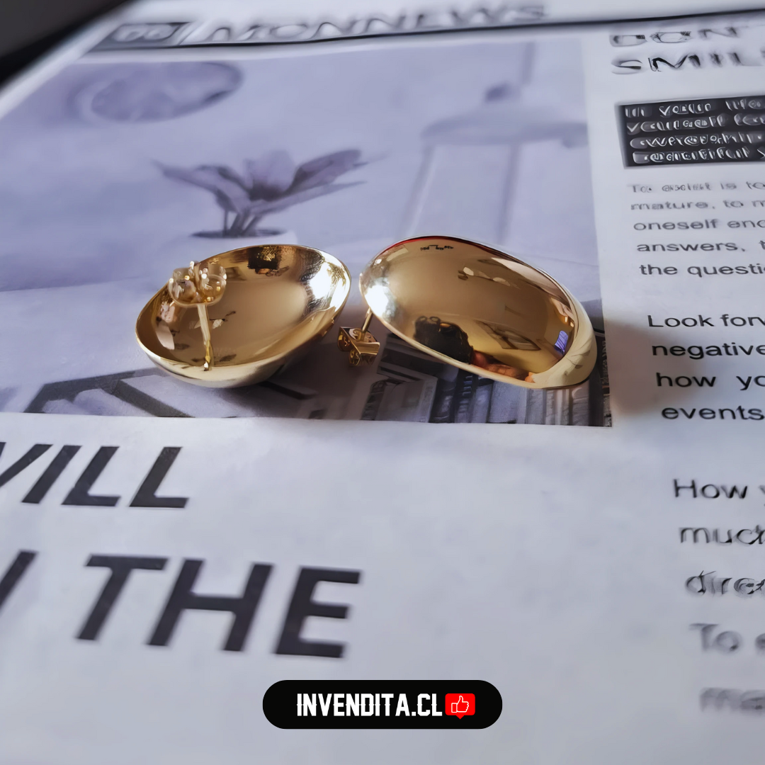 Aros enchapados en oro modelo ovalo liso