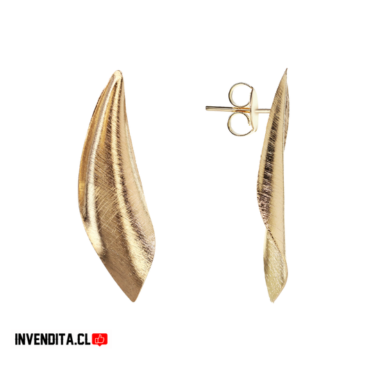 Aros enchapados en oro diseño arrugado
