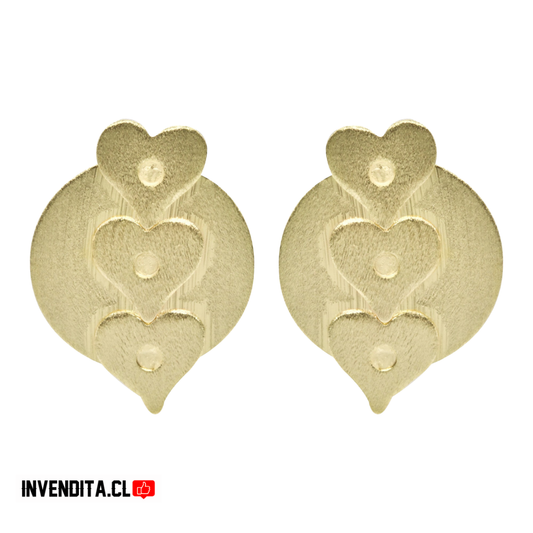Aros enchapados en oro tres corazones con placa lisa