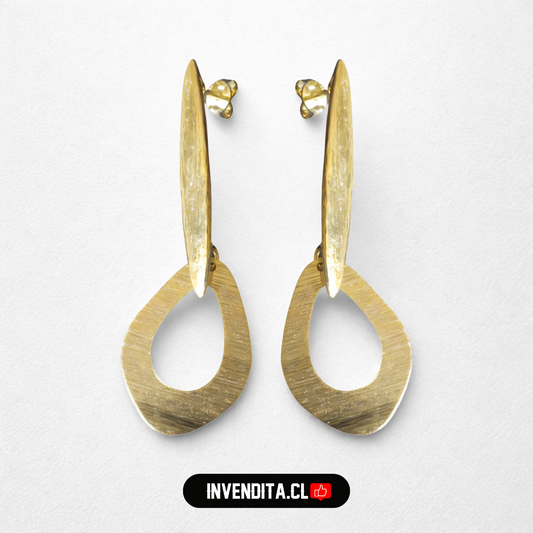 Aros enchapados en oro diseño varilla larga con hoja