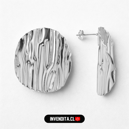 Aros enchapados en plata diseño placa con relieve