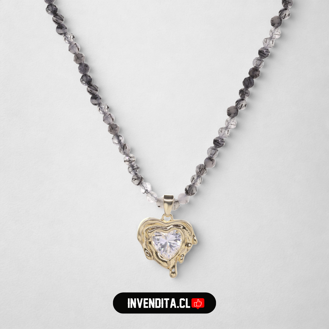 Collar enchapado en oro cristales grises y colgante corazón con gran circón