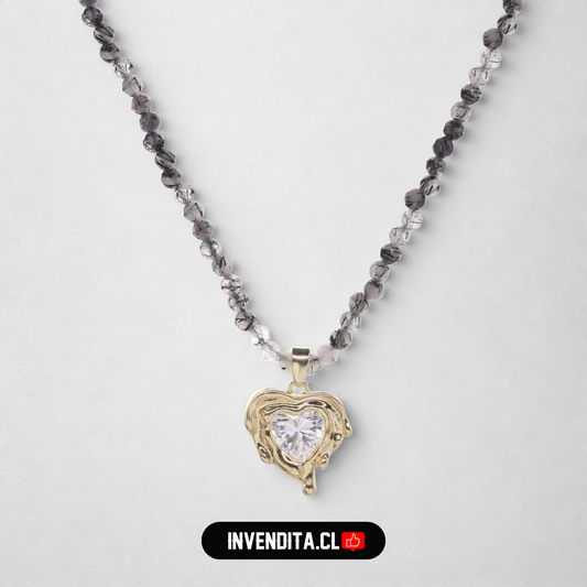 Collar enchapado en oro cristales grises y colgante corazón con gran circón