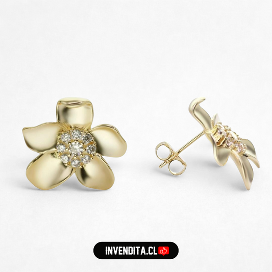 Aros enchapados en oro flores con pequeños circones
