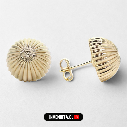 Aros enchapados en oro estilo botón con relieve