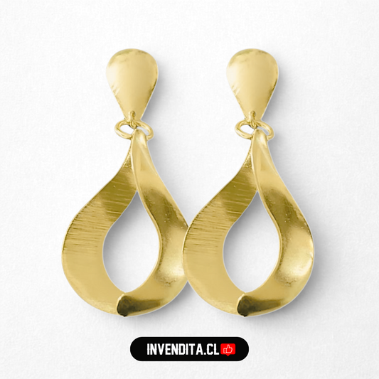 Aros enchapados en oro figura de gota en 3D