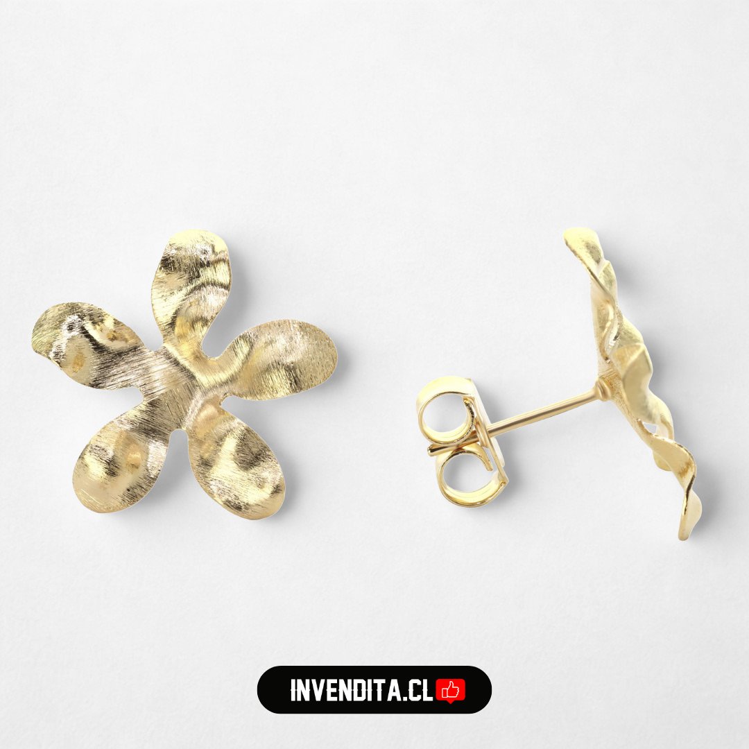 Aros enchapados en oro flor irregular satinada