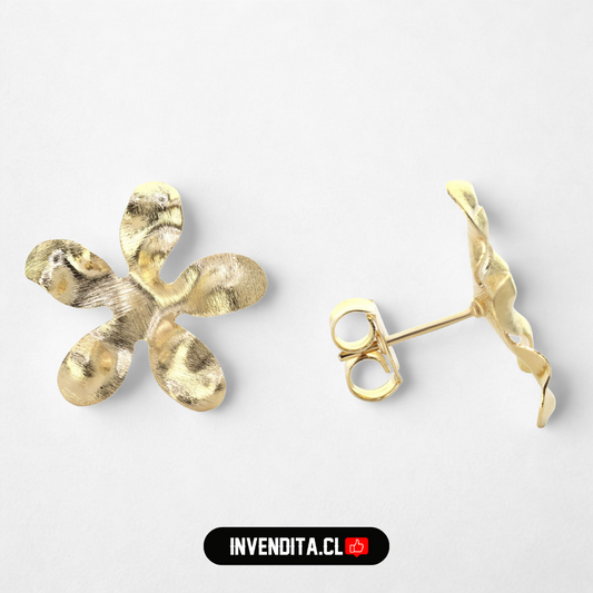 Aros enchapados en oro flor irregular satinada