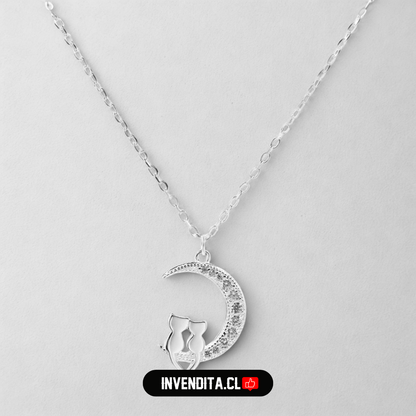 Collar de plata 925 media luna con figura de dos gatos