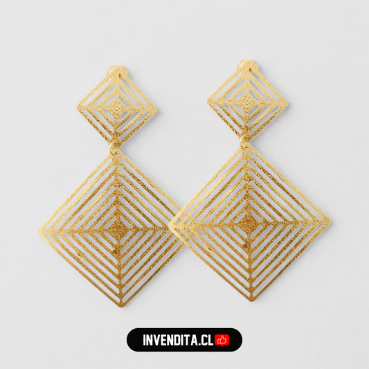 Aros enchapados en oro modelo geométricos