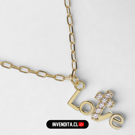 Collar enchapado en oro modelo LOVE con cruz de circones