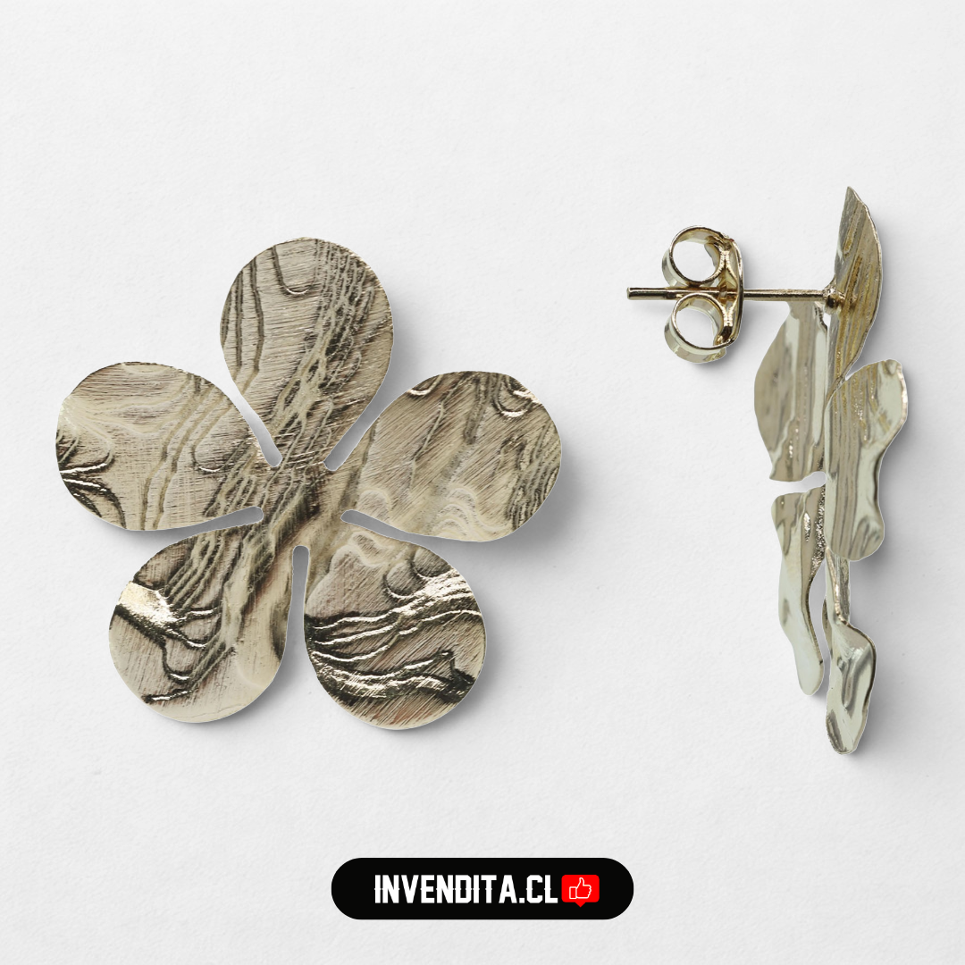 Aros enchapados en oro flor texturizada