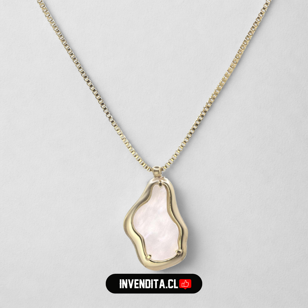 Collar enchapado en oro diseño irregular con esmaltado blanco