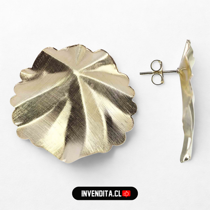 Aros enchapados en oro diseño hoja satinada