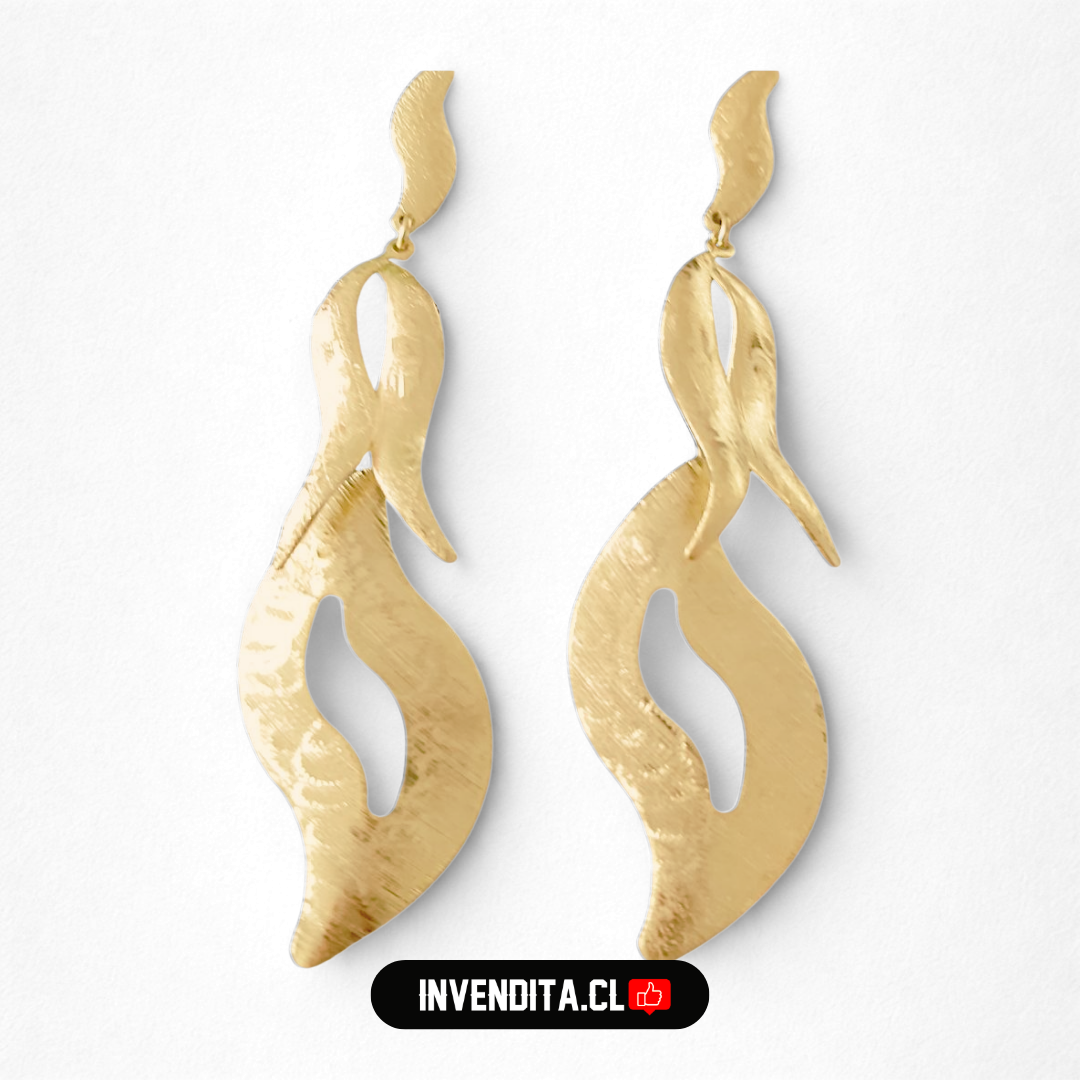 Aros enchapados en oro modelo copihue y hojas