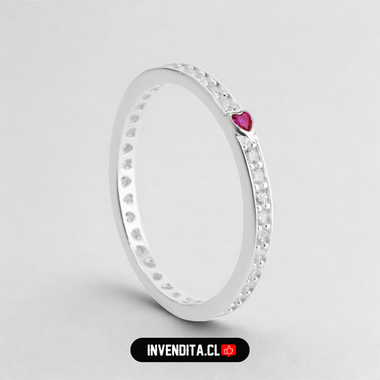 Anillo de plata 925 banda de circones y mini corazón de circón rubí