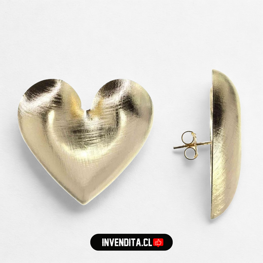 Aros enchapados en oro modelo corazón satinado